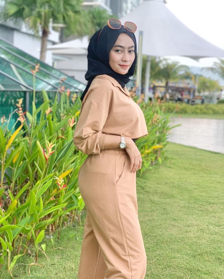 Abg Viral 2025 kelakuan Ibu-Ibu Berhijab Open BO ketika berdua dikosan Trending Global Top New wikwik